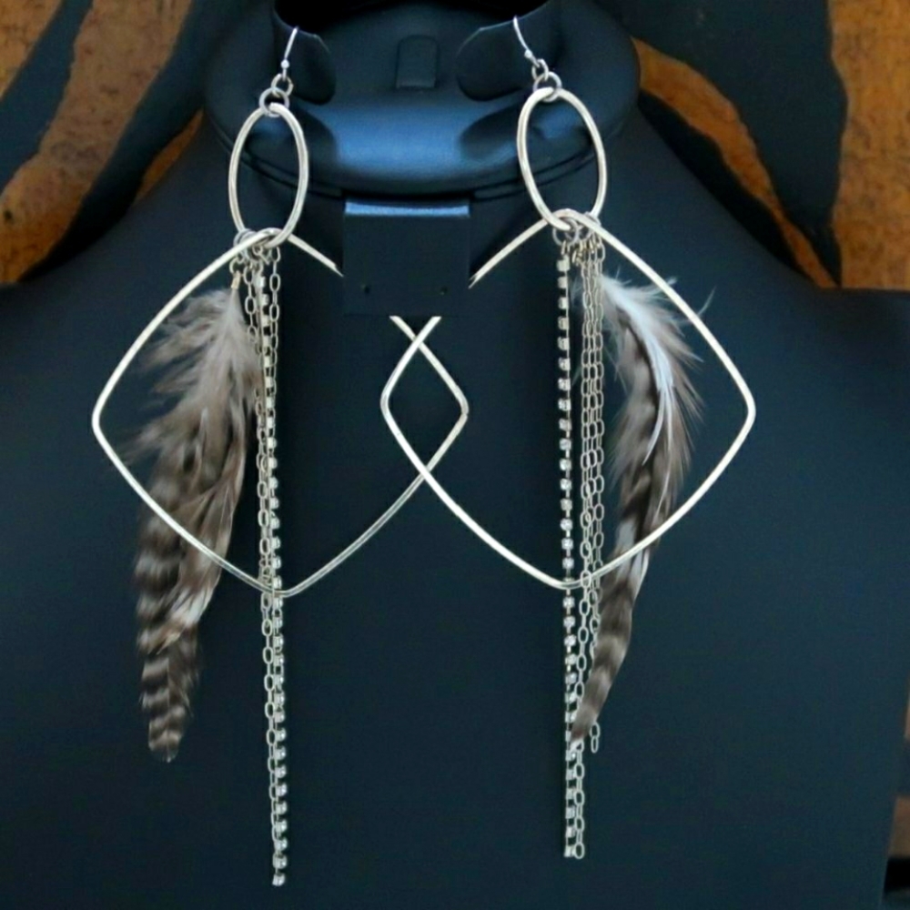 BEBE Shoulder dusting rhombus w/ feather earrings